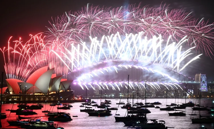 Fogos de artifício sobre a Baía de Sydney em 1º de janeiro de 2020 (AFP/AFP)