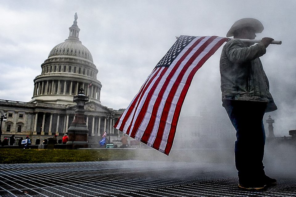 País dividido: 53% dos americanos apoiam impeachment de Trump