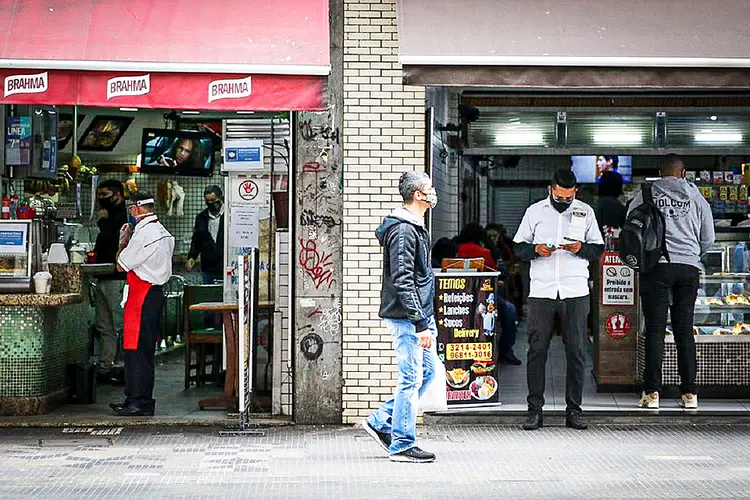 Lanchonete em São Paulo: setor de serviços precisará de consumo para seguir crescendo (Rovena Rosa/Agência Brasil)