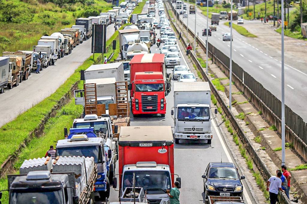 Greve dos caminhoneiros: bloqueios são esparsos (Ueslei Marcelino/Reuters)