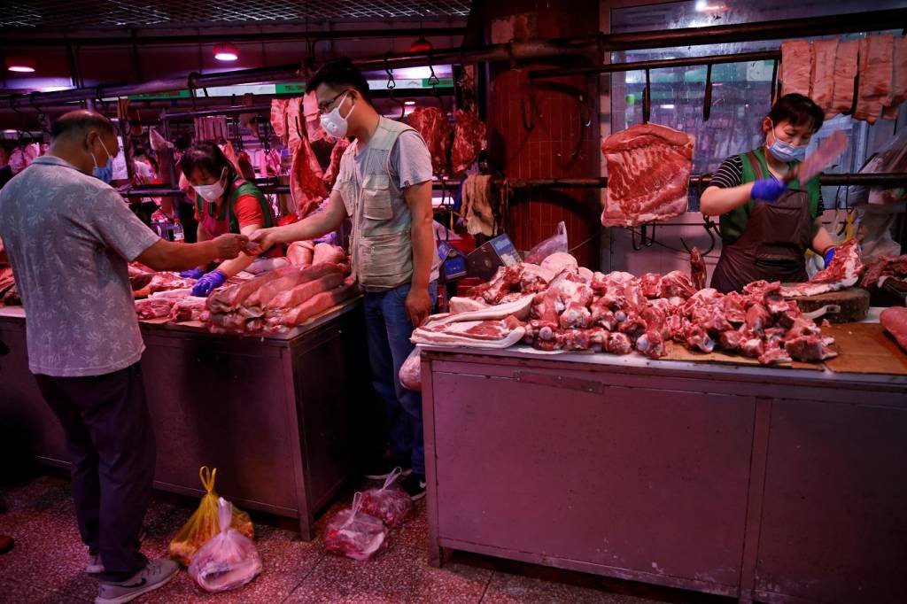 China suspende importações de carne suína de unidade da Aurora em Chapecó