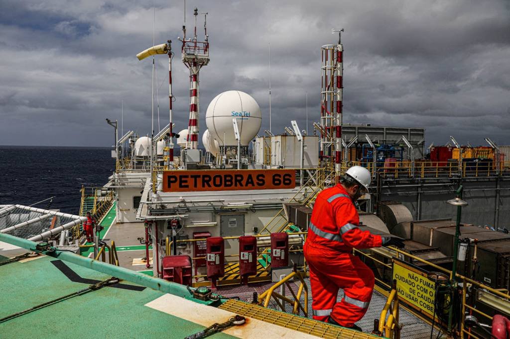 Acionistas da Petrobras entram com ação em tribunal holandês