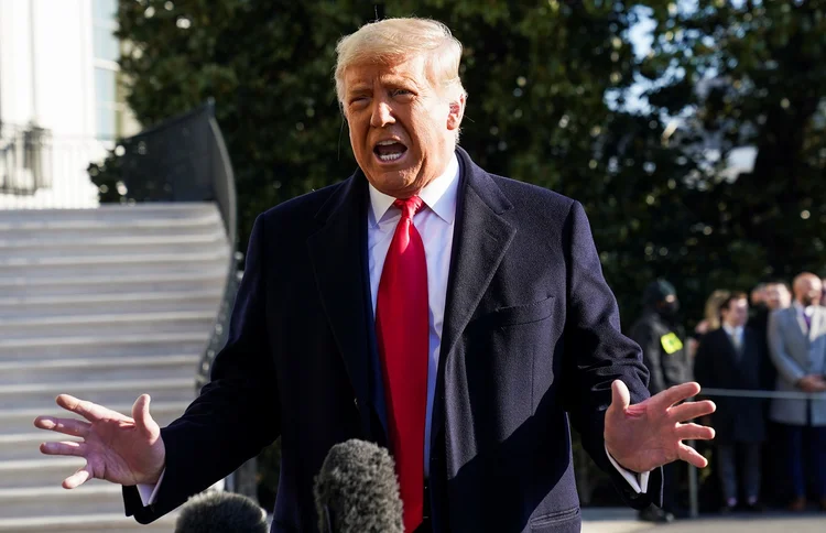 Trump fala a jornalistas antes de viajar ao Texas
12/01/2021
REUTERS/Kevin Lamarque (Kevin Lamarque/Reuters)