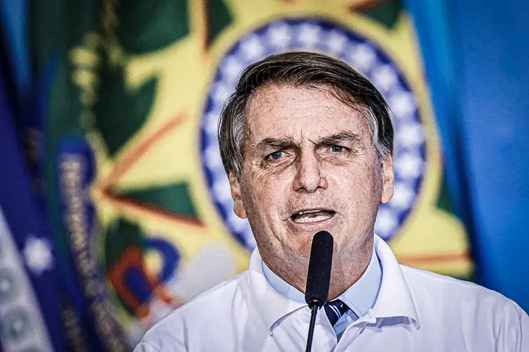 EXAME/IDEIA: aprovação de Bolsonaro despenca de 37% para 26% (Adriano Machado/Reuters)