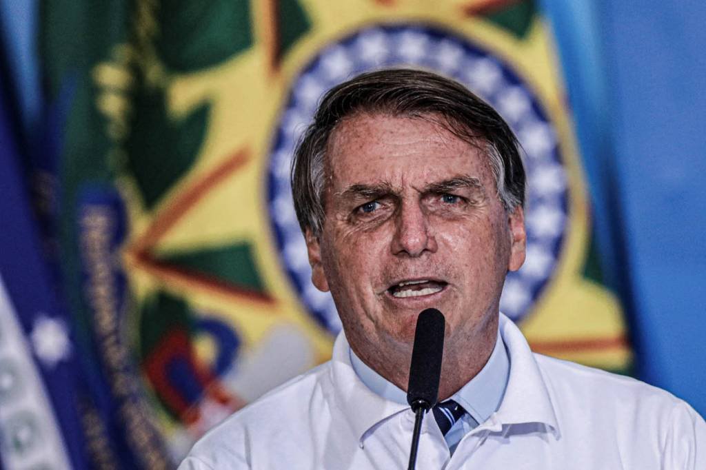 Bolsonaro pede que vida e economia andem juntas, sem paralisar atividades