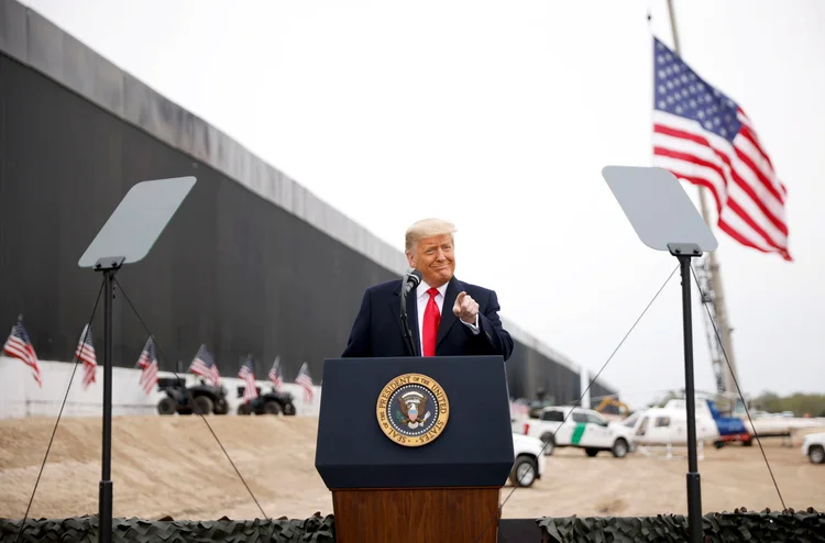 Donald Trump, na fronteia do Texas com o México. (Carlos Barria/Reuters)