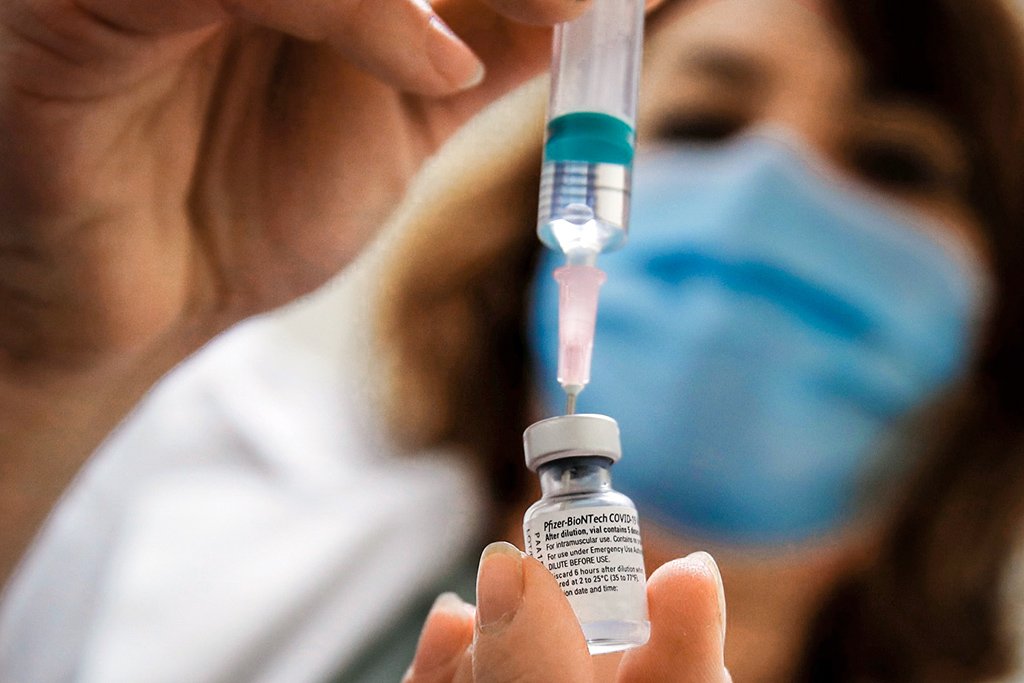 Vacinação: para a Rede, o plano de imunização do governo é "ainda muito genérico" (Gonzalo Fuentes/Reuters)