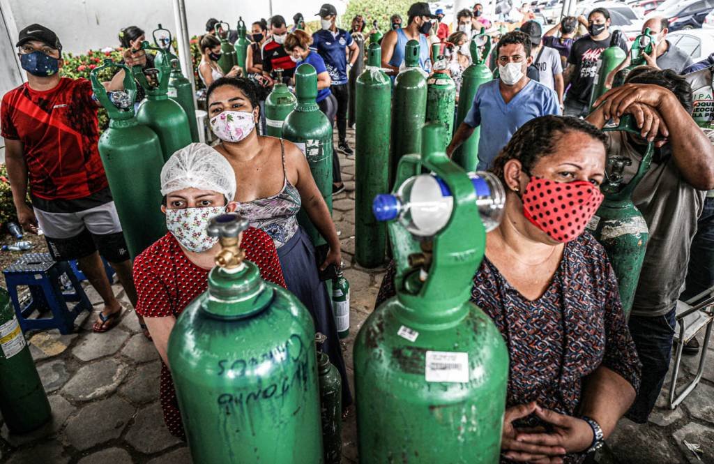 De acordo com a pasta, já começaram a ser transportados cilindros e estruturas relacionadas à oferta de oxigênio de Manaus para outras localidades (Reuters/Bruno Kelly)