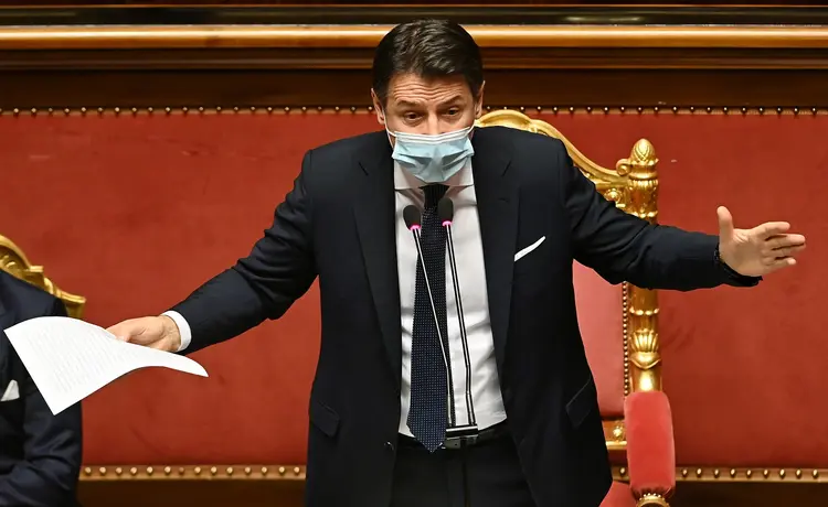 Premiê da Itália, Giusepp Conte, discursa no Senado
 (Andreas Solaro/Pool/Reuters)