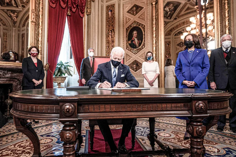 Joe Biden: o novo presidente americano propõe, entre outras medidas, a criação de um fundo de 60 bilhões de dólares para pequenos credores e instituições financeiras comunitárias (Jim Lo Scalzo/Reuters)