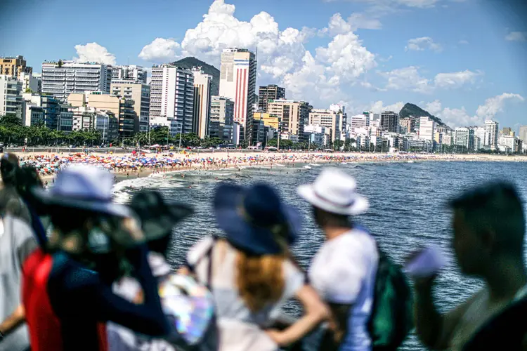 Praia do Leblon: bairro carioca tem o m² mais caro para aluguel segundo Índice de Aluguel QuintoAndar Imovelweb (Pilar Olivares/Reuters)