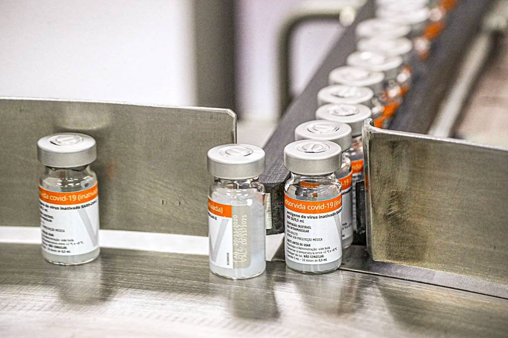 Vacinas de dose pendente da CoronaVac serão enviadas no início de maio