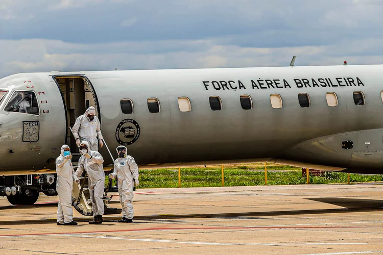 15/01/2021 No dia 15 de janeiro de 2021 as 11 horas e 36 minutos chegou em Teresina o avião da Força Aérea Brasileira com 9 pacientes vindo da cidade de Manaus, capital do Amazonas, depois de o sistema de saúde do estado entrar em colapso por conta da pandemia da COVID 19.  (Thiago Amaral/Amazônia Real/Divulgação)