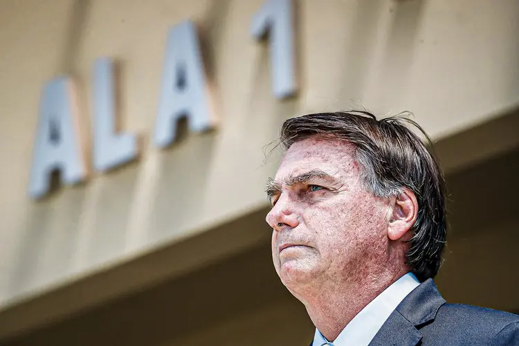 EXAME/IDEIA: para 61%, Bolsonaro deve interferir no preço dos combustíveis (Alan Santos/PR/Reuters)