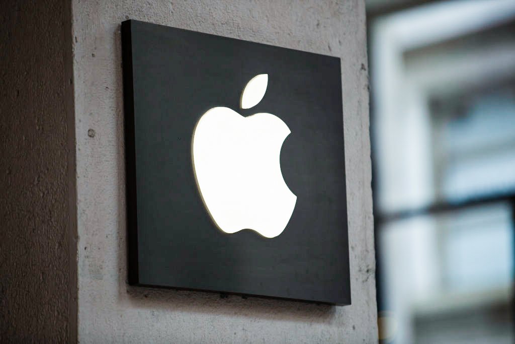 Apple: companhia deve apresentar novos iPads e AirPods (NurPhoto / Colaborador/Getty Images)