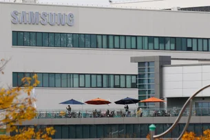 Com ameaça de tarifas, Samsung produzirá sensores de imagem para iPhone da Apple nos EUA