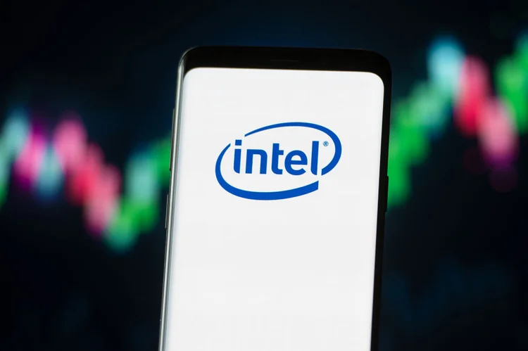 Intel: empresa teve resultados ruins no 4º trimestre do ano passado (SOPA Images / Colaborador/Getty Images)