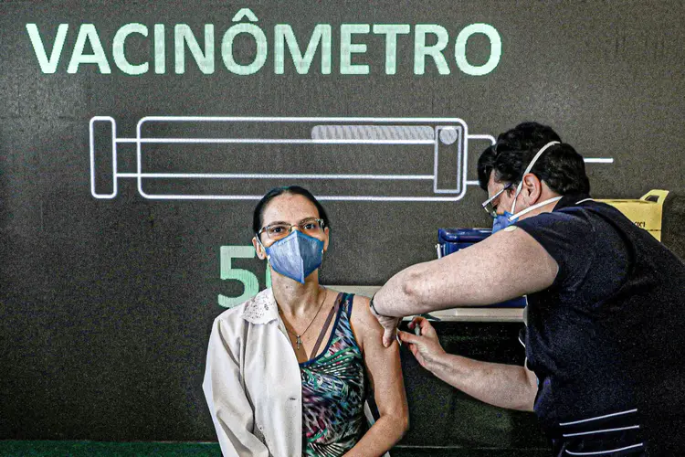 Saúde já comprou cerca de 281 milhões de doses de vacinas contra covid (Rodrigo Paiva/Getty Images)