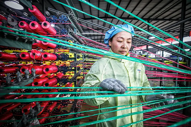 Produção na China: EUA e China lideram ranking das maiores economias globais (Costfoto/Barcroft/Getty Images)