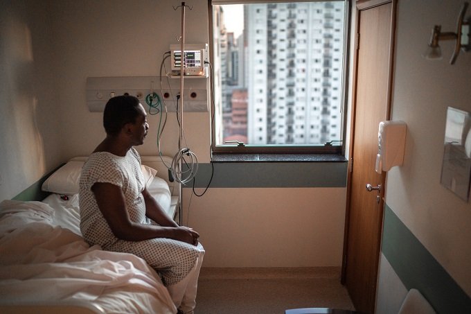 Covid-19 reduz gravemente expectativa de vida de negros e latinos nos EUA