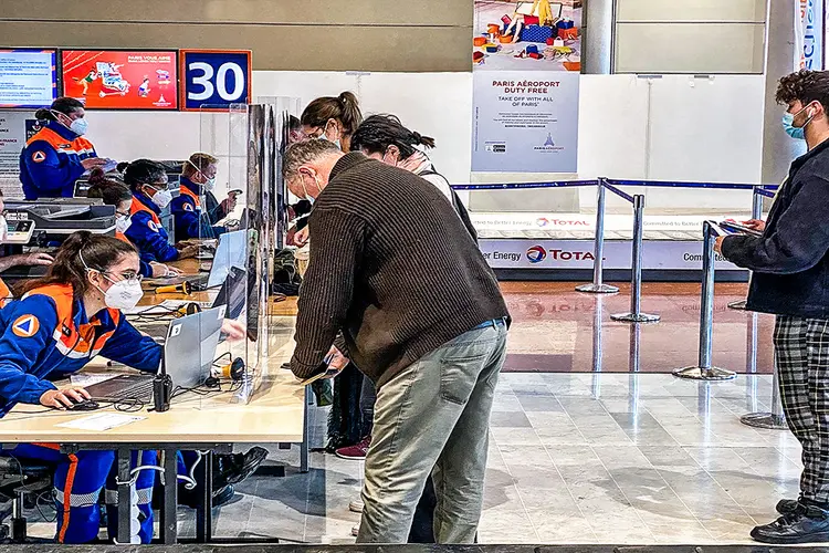 França: mais de 69.000 pessoas morreram por covid-19 na França desde março passado (Francois LOCHON/Gamma/Getty Images)