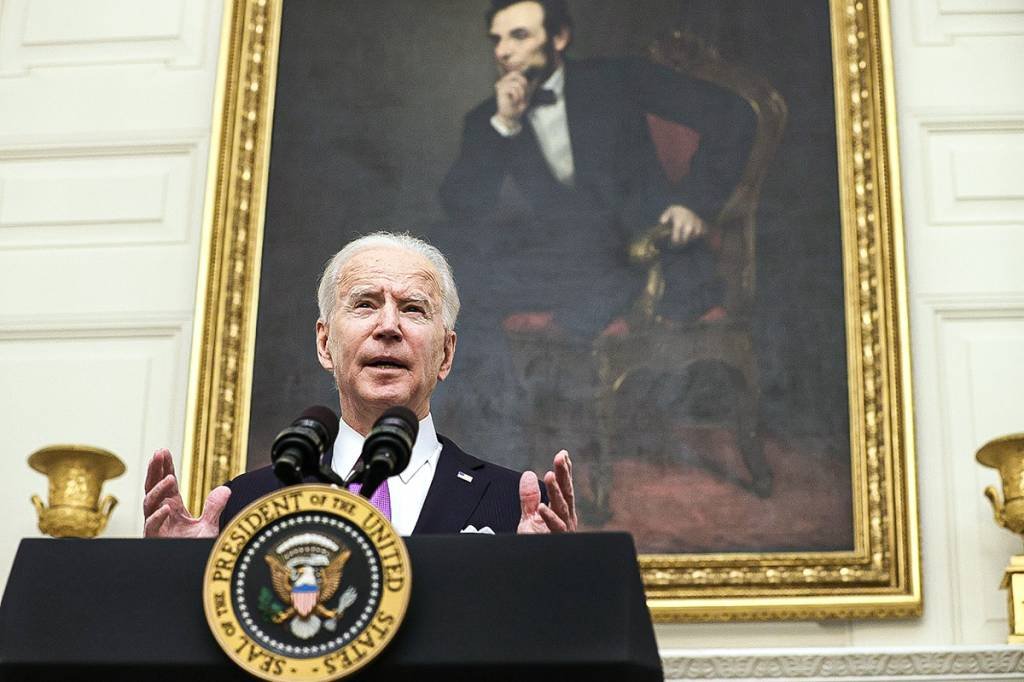 Biden assina hoje decretos para expandir ajuda e favorecer trabalhadores
