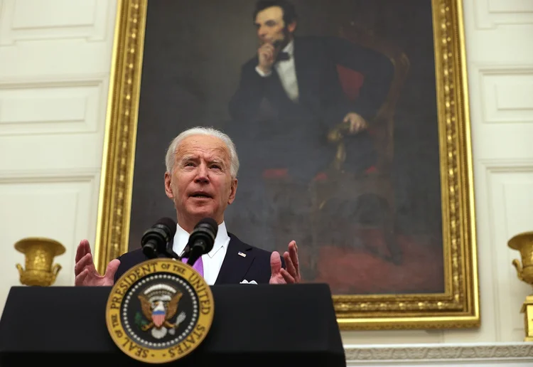 Joe Biden: presidente dos EUA e sua equipe discutem formas de estímulo para a economia americana (Alex Wong/Getty Images)