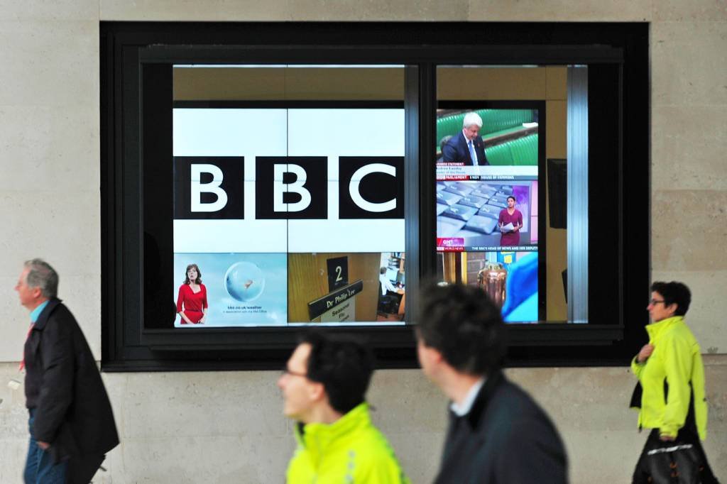 O serviço internacional da BBC tem uma audiência estimada de 365 milhões de pessoas em todo mundo (CARL COURT/AFP/Getty Images)