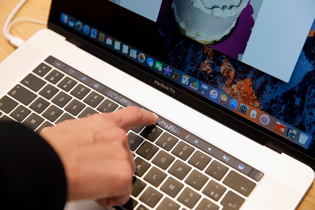 Apple quer mudar o design dos MacBooks – e vai sobrar para a Touch Bar