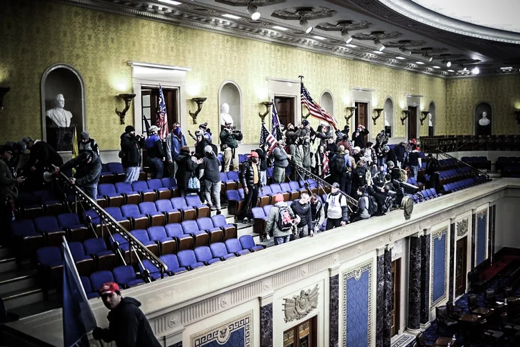 Manifestantes no Congresso dos EUA: violência na capital americana deixou ao menos quatro mortos (Win McNamee/Getty Images)