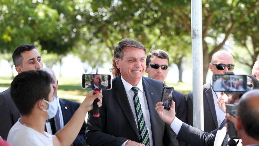 Presidente Jair Bolsonaro falando com apoiadores (Marcos Corrêa/PR/Flickr)