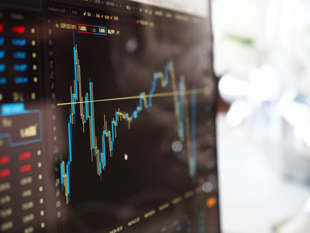 ESSA ESTRATÉGIA USA O IFR PARA LUCRAR EM OPERAÇÕES DE DAY TRADE