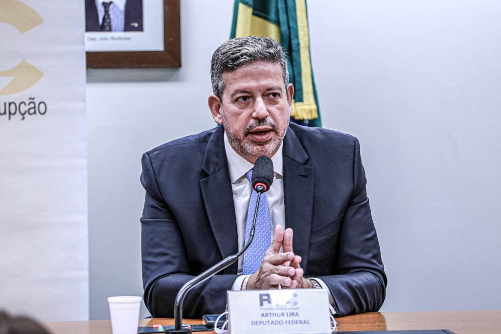 Lira não vai analisar 'superpedido de impeachment' contra Bolsonaro