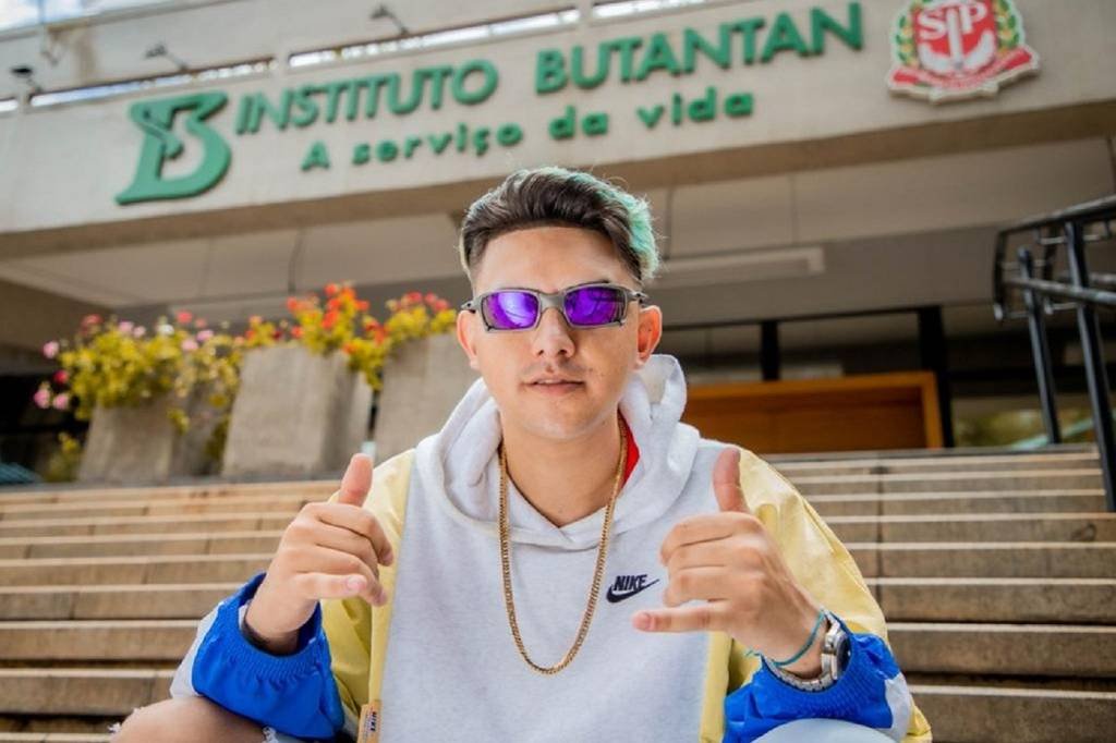 Vacina do Butantan é pop: MC Fioti lança clipe gravado no instituto; veja