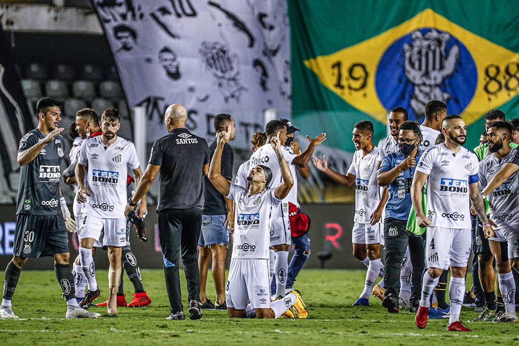 Santos atropela Boca com 3x0 e fará final da Liberta contra Palmeiras