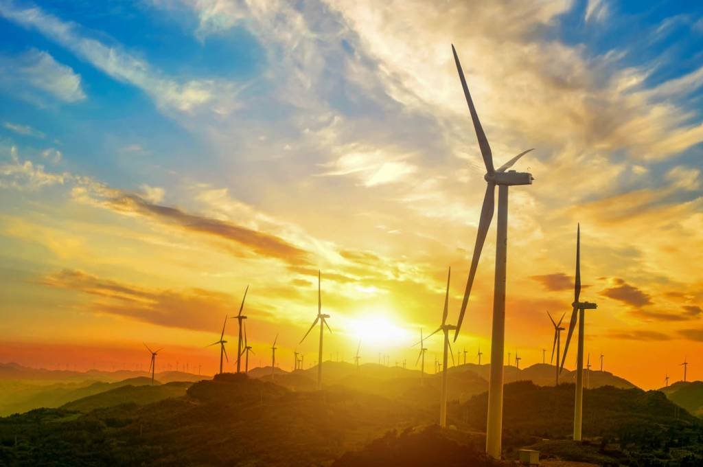 Transição energética: Brasil está entre os 10 países que mais investem em soluções sustentáveis para alcance das metas de redução de carbono (onlyyouqj/freepik/Divulgação)