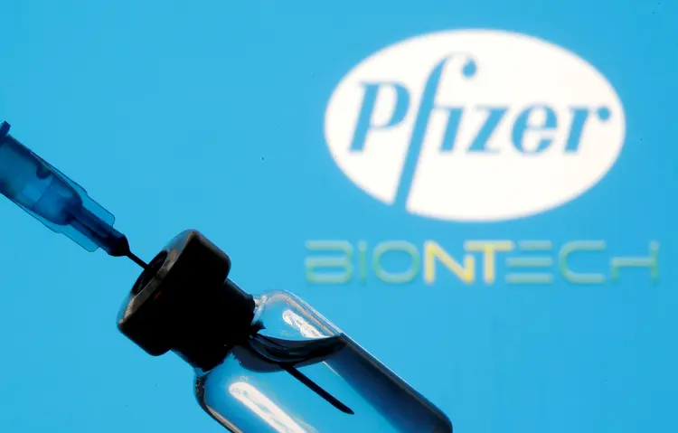 Pfizer: vacinas da empresa e da Moderna tiveram bons resultados em testes em quem já teve covid (Dado Ruvic/Reuters)