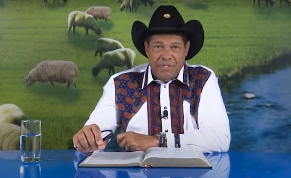 Justiça manda Saúde veicular comunicado sobre "feijões mágicos" de pastor