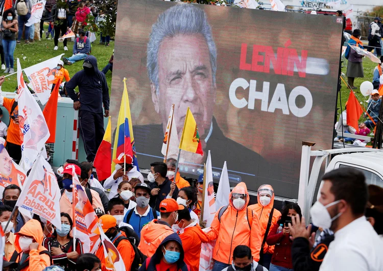 Equador: a abstenção "favorece o correísmo", diz o diretor do instituto Market (Johanna Alarcon/Reuters)