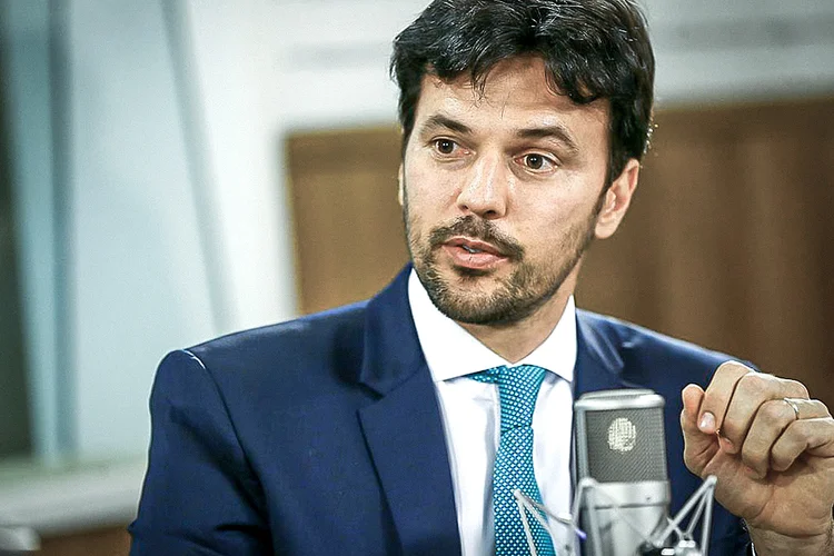 Fábio Faria, ministro das Comunicações, deve levar nesta quarta ao Congresso o PL que abre caminho para a privatização dos Correios (Marcelo Camargo/Agência Brasil)