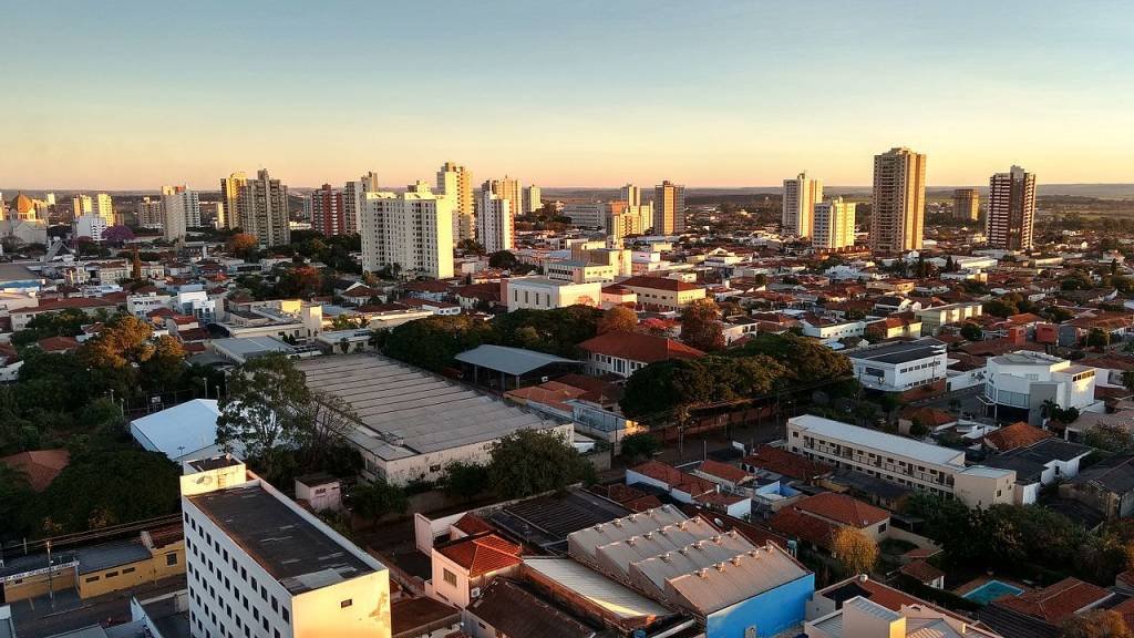 Após detectar variante de covid, Araraquara faz lockdown sob multa de até R$ 6 mil