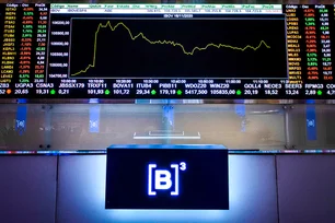 Imagem referente à matéria: Ibovespa opera em queda com dívida bruta do Brasil acima do esperado; dólar sobe 1% e bate R$ 5,57