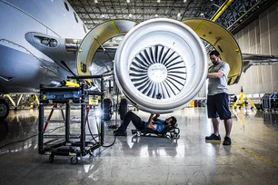 Imagem referente à matéria: Embraer triplica lucro em um ano e tem receita recorde de R$ 13,7 bilhões no quarto trimestre