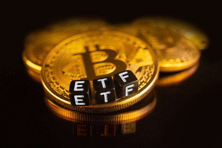 ETFs de futuros de bitcoin foram aprovados pela SEC nos EUA em 2021 (24K-Production/Getty Images)