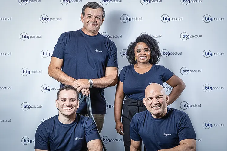 Os atletas Lars Grael, Daiane dos Santos, Tiago Camilo e Fábio Gurgel, fundadores das ONGs apoiadas pelo BTG Pactual. (BTG Pactual/Divulgação)