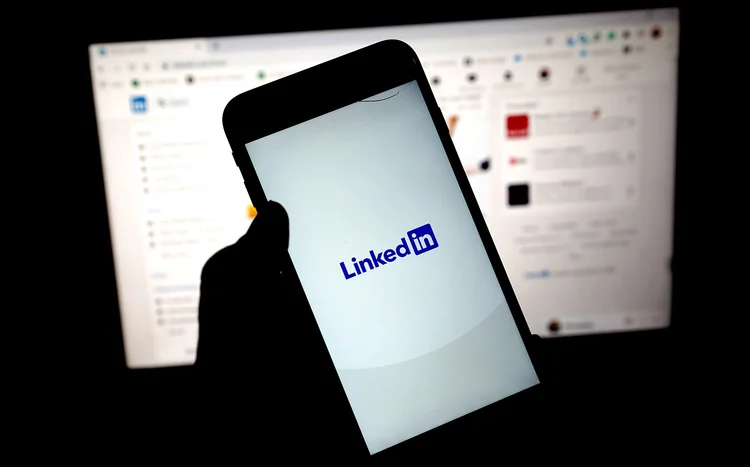 LinkedIn  (Edward Smith/Getty Images/Getty Images)