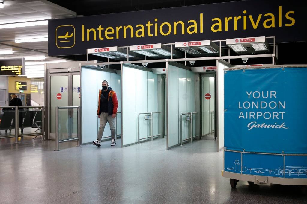 Reino Unido ameaça prender viajantes que omitirem passagem pelo Brasil