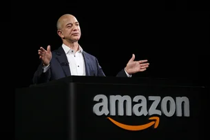 Jeff Bezos e a regra dos 70%: como decisões rápidas moldaram um império de US$ 2,29 trilhões