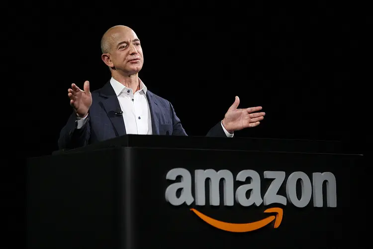 Jeff Bezzos, CEO da Amazon: criação de um fundo com 2 bilhões de dólares para investir em empresas que oferecem soluções direcionadas à descarbonização (David McNew / Correspondente/Getty Images)