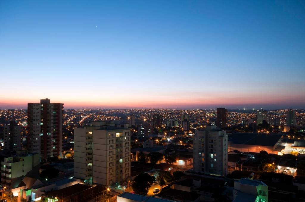 Vista noturna da cidade de Bauru, no interior do estado de São Paulo. (Priscila Zambotto/Getty Images)